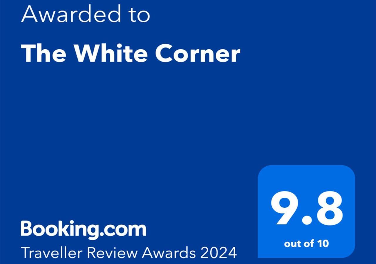 The White Corner Daire Dıraç Dış mekan fotoğraf